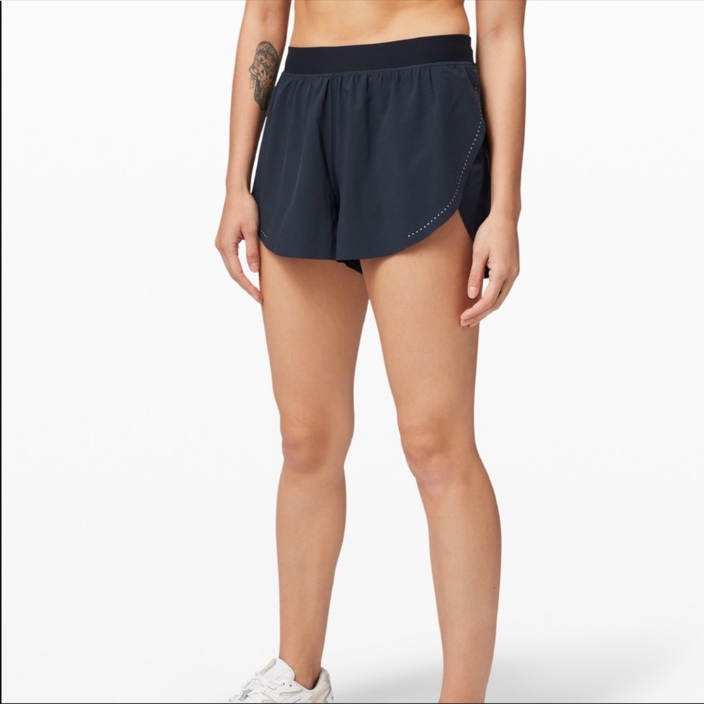 Lululemon find your lace shorts 3” lined NWT - Picture 2 of 3